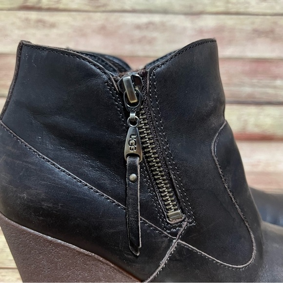 Ugg Brown Leather Meredith Wedge Ankle Boots - Picture 4 of 10